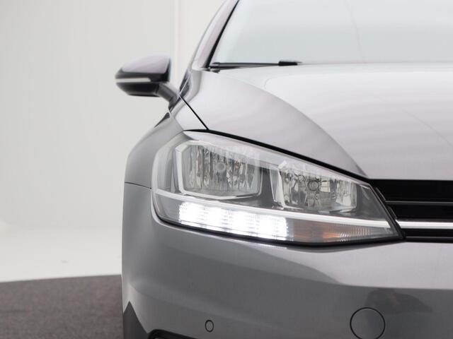 Volkswagen GOLF 1.6 TDi Highline 115 Pk Automaat | Adaptive Cruise | Digitaal Dashboard | CarPlay | Navigatiesysteem | Trekhaak | Parkeersensoren |16 Inch