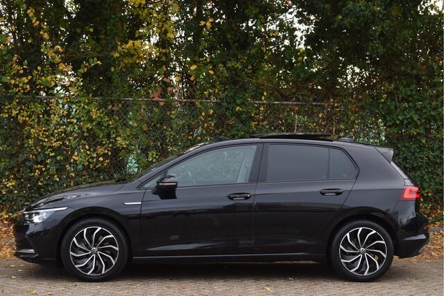 Volkswagen GOLF 1.5 eTSI 1st Edition | Open dak | Virtual Cockpit | Carplay | Massagestoel | Nav | Adapt.CC | DAB | Full LED | Compleet