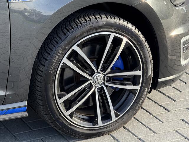 Volkswagen GOLF 1.4 TSI GTE Connected Series | RIJKLAAR | BTW | Leder | Navi
