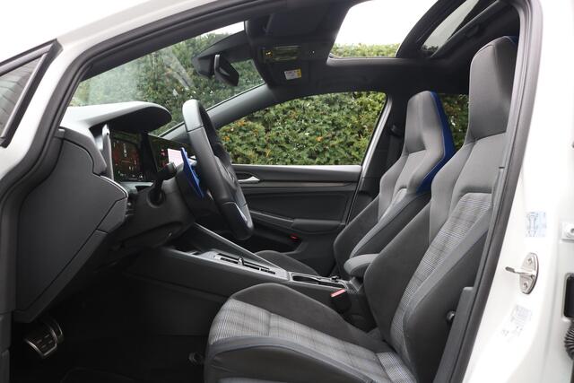 Volkswagen GOLF 1.4 eHybrid GTE 245PK (Pano Carplay Sfeerverl ACC HeadUp Keyless Camera IQ-Light PrivacyGlass)