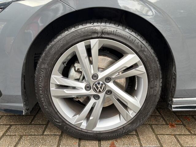 Volkswagen GOLF 1.5 eTSI DSG R-LINE CAMERA/NAVI/CARPLAY/ACC/STOEL-STUURVERW