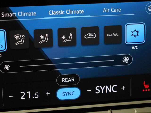 Volkswagen GOLF 1.5eTSI/150PK R-Line DSG · Panoramadak · Apple/Android Car Play· Camera + Parkeersensoren · Garantie tot april 2028 of 100000km.