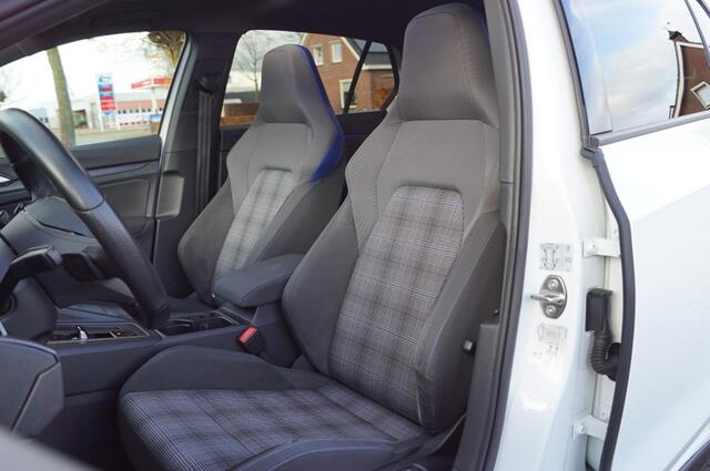 Volkswagen GOLF GTE 1.4 TSI Hybride (245pk) DSG Panodak/Key-less/Virtual/ACC/Camera/19 inch