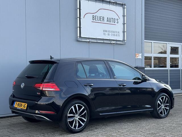Volkswagen GOLF 1.5 TSI Highline Business R Automaat/Camera/Apple Carplay.