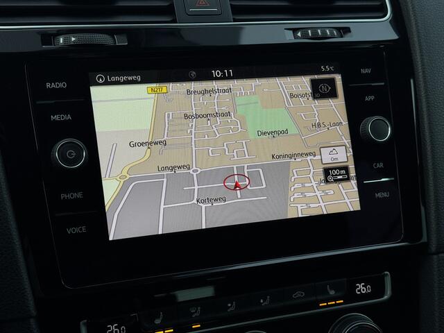 Volkswagen GOLF 1.5 TSI Highline Business R Automaat/Camera/Apple Carplay.