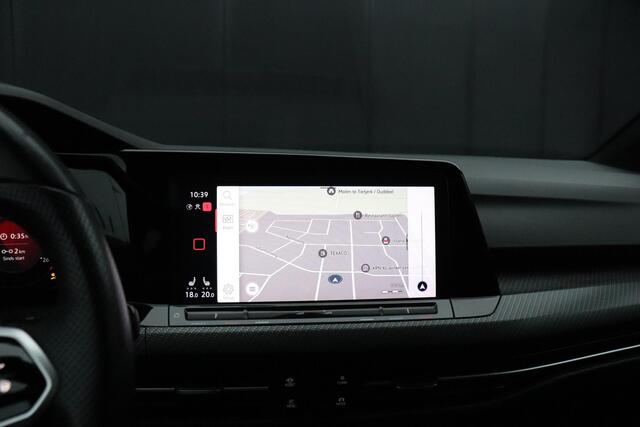 Volkswagen GOLF 1.5 eTSI R-LINE | PDC | NAVI | APPLE CARPLAY | STOEL/STUURVERW. |