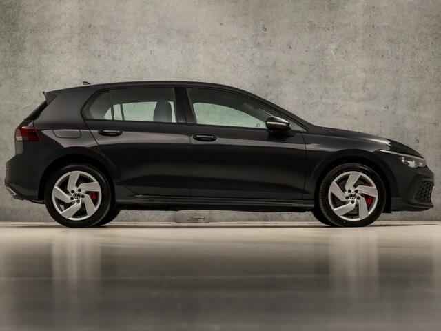 Volkswagen GOLF 1.4 eHybrid GTE 245Pk Automaat (APPLE CARPLAY, GROOT NAVI, KEYLESS, SPORTSTOELEN, PARKEERSENSOREN, SFEERVERLICHTING, CRUISE, NIEUWSTAAT)
