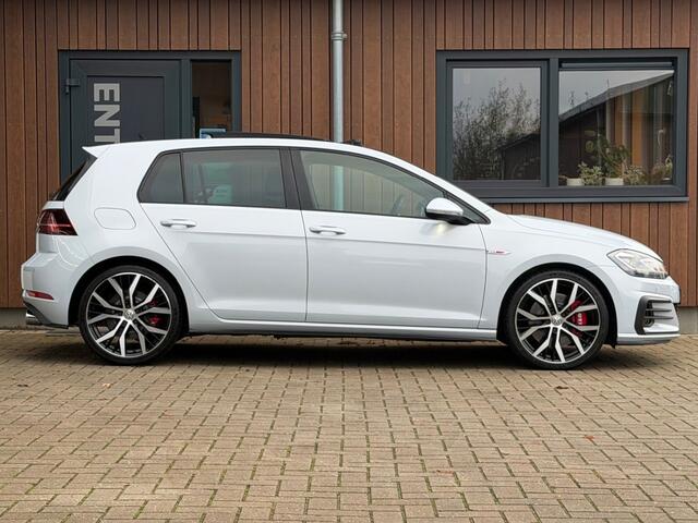 Volkswagen GOLF 2.0 TSI GTI PERF. Pano Honeyco. Camera 19'' Dynaudio Ori NL!