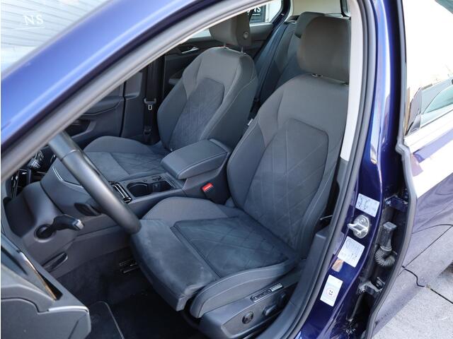 Volkswagen GOLF 1.4 eHybrid PHEV 204PK | Head-up | Camera | Memory | Adaptive Cruise | Stoel&Stuurverwarming | Massage |