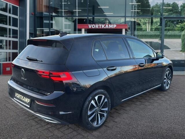 Volkswagen GOLF 2.0 TDI LIFE ACTIVE PANO-DAK/TREKHAAK/CAMERA/NAVI/CARPLAY/ACC/STOELVERW