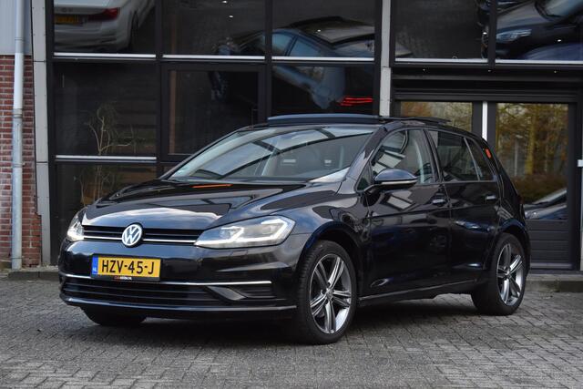 Volkswagen GOLF 1.6 TDI Highline Business R Pano ACC Lane Elekstoel