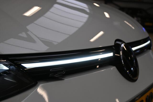 Volkswagen GOLF 1.5 eTSI 150pk R-Line Business | Panoramadak | IQ. Light | Harman Kardon | 100% (Dealer) onderhouden label