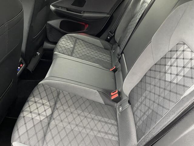 Volkswagen GOLF 1.5 TSI R-Line Navi.Clima.Cruise.Camera,Lm.velgen.Pdc.Trekhaak