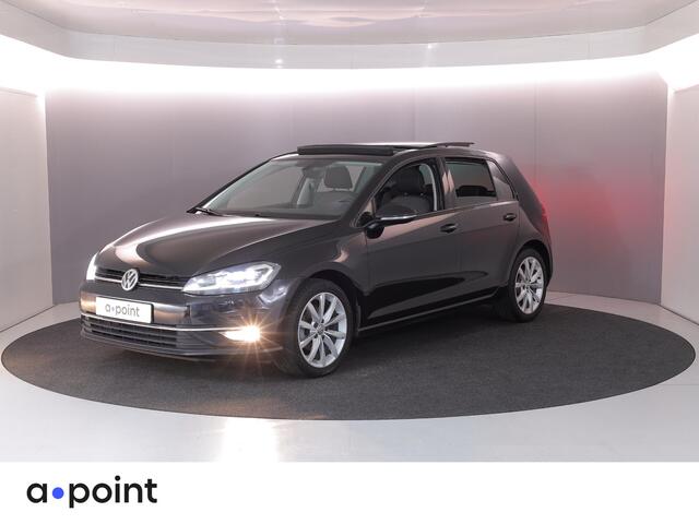 Volkswagen GOLF 1.0 TSI Highline 115 pk | Navigatie | Panoramadak | Parkeersensoren (Park assist) | Achteruitrijcamera | LED koplampen | Stoelverwarming |