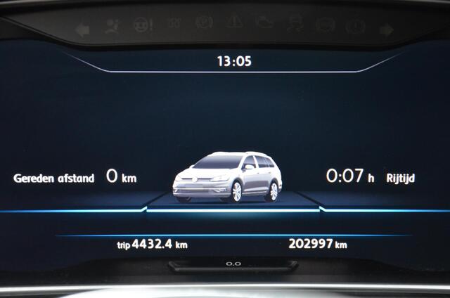 Volkswagen GOLF Variant 1.4 TSI Highline Automaat/Digitaal-Dashbord/Ecc/Navi/Cr-Controle/Trekhaak-Wegklapbaar/Privacy-Glass/Pdc/Stoelverwarming/17-Inch/Camera