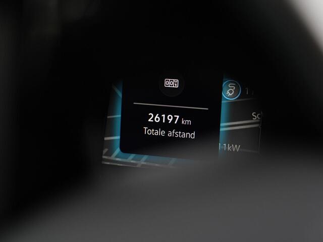 Volkswagen GOLF 1.5 eTSI 115 pk DSG R-Line Edition | Stuur-/stoelverwarming | Achteruitrijcamera | Navigatie | Adaptive Cruise