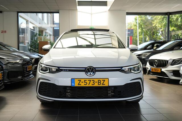 Volkswagen GOLF 1.4 eHybrid GTE | ALCANTARA | SFEER | CAMERA | PANO | IQ