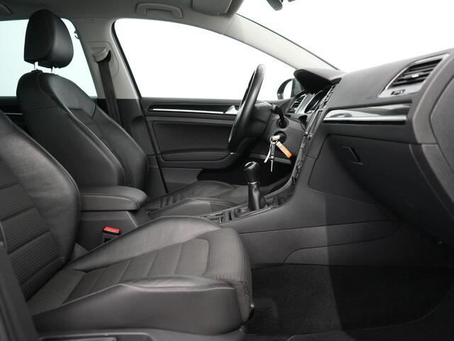 Volkswagen GOLF 1.2 TSI Connected Series R-line | Pano | ACC |Carplay |