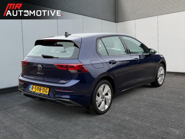 Volkswagen GOLF 1.0 eTSI Business - Camera, Carplay, Stoelverwarming
