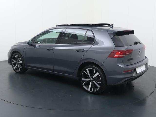 Volkswagen GOLF 1.5 eHybrid Life Edition | 204 PK | Automaat | Elektrische Panoramadak | Cruise control adaptief | Achteruitrij camera |