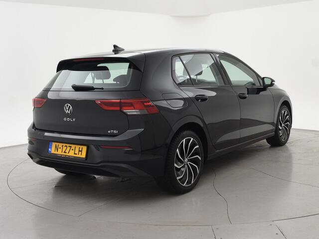 Volkswagen GOLF 1.0 eTSI DSG + VIRTUAL COCKPIT | SFEERVERLICHTING | STUURVERW. / STOELVERW. | CAMERA | ADAPTIVE CRUISE CONTROL