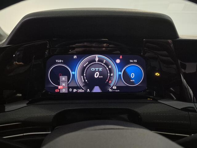 Volkswagen GOLF 1.4 eHybrid GTE | Panoramadak | Trekhaak | Navigatie