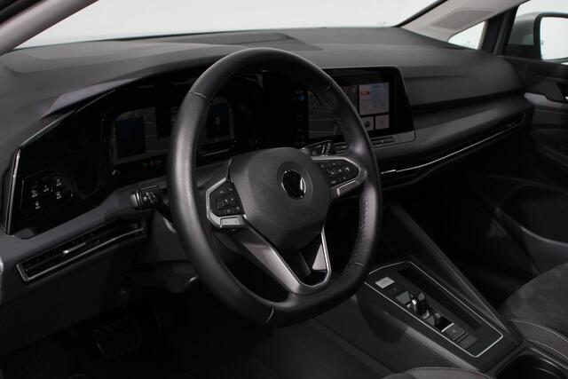 Volkswagen GOLF 1.5 eTSI 150pk DSG Style Navigatie Climate Control Camera Electrische stoel verstelling Led Dab Adaptive Cruise Control