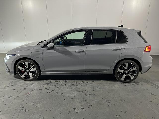 Volkswagen GOLF 1.4 eHybrid GTE / AUTOMAAT/ LEDER/ ELEKTR. STOEL/ PARK. SENSOREN + CAMERA/ MATRIX/ APP-CONNECT/ ADAPT. CRUISE/ 18" LMV/ CLIMA