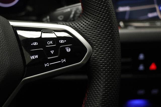 Volkswagen GOLF 2.0 TSI GTI Clubsport | LEDER PACK | IQ LIGHT | PANORAMADAK | STOELKOELING | 19"