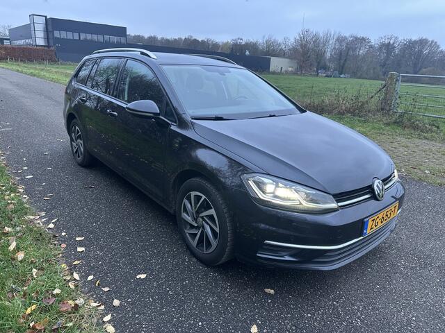 Volkswagen GOLF 1.5 TSI Highline