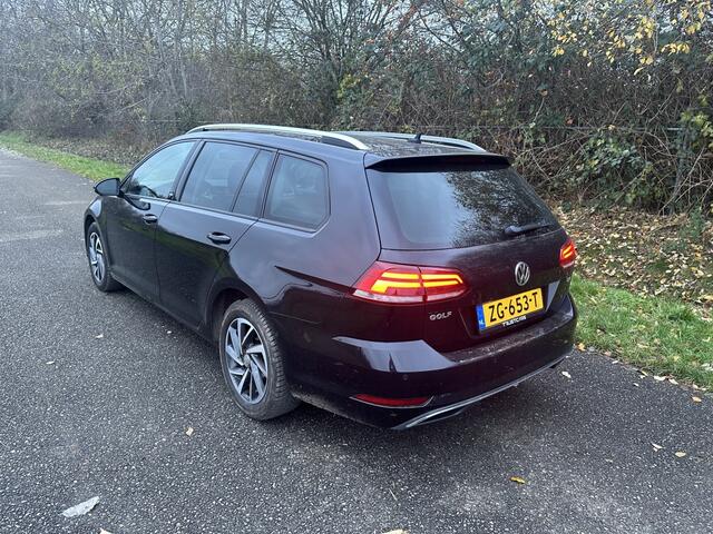 Volkswagen GOLF 1.5 TSI Highline