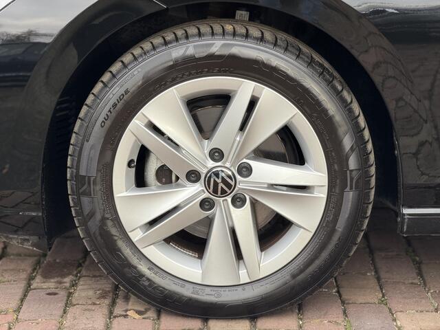 Volkswagen GOLF 1.0 TSI Life | Camera | Dodehoek | ACC