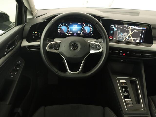 Volkswagen GOLF 1.5 eTSI Life | Stoelverwarming | Carplay | Massage | Adaptive cruise | Navigatie | Sfeerverlichting | Parkeerhulp | Full LED | Memory