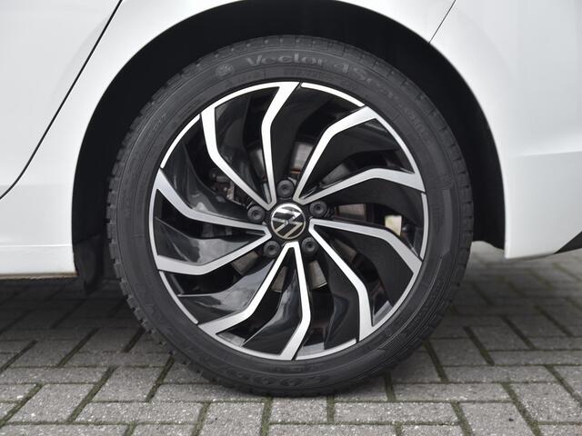 Volkswagen GOLF 1.5 TSI 1ST Edition Navi Qled Adaptive Cruise Control