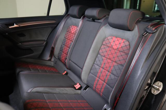 Volkswagen GOLF 7.5 GTI TCR Performance 460 PK Tuning Stage 3, Milltek, Panoramadak, ACC, Camera, Keyless,