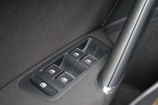 Volkswagen GOLF 1.5 TSI 2x R-line, Dynaudio, Acc