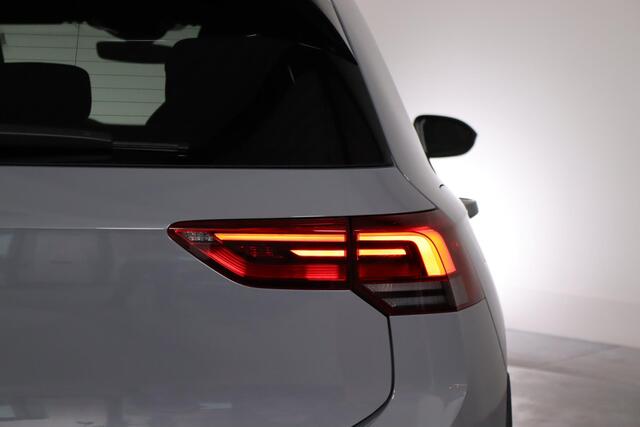 Volkswagen GOLF 8 2.0 TSI GTI 245 PK Panoramadak, Camera, Carplay, ACC, Blind spot, Moonstone Grey