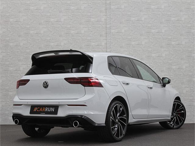 Volkswagen GOLF 1.4 eHybrid GTE | IQ-Light | ACC | 19'' | GTI Diffuser | Trekhaak | Stuurwielverwarming | Achteruitrij-Camera | 3-Zone Clima | Carplay | Sfeerverlichting | Draadloos Laden |