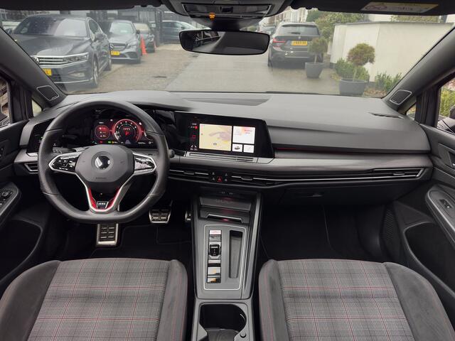 Volkswagen GOLF 2.0 TSi GTI 245PK PANODAK NAVI APPLE-CARPLAY LED 19 INCH-LMV PDC
