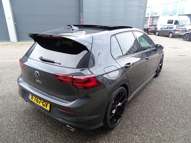 Volkswagen GOLF 2.0 TSI GTI CLUB SPORT 300 PK | PANORAMADAK | NAVIGATIE | SFEERVERLICHTING | STOEL/STUUR VERWARMING | DAB | ACHTERUIT RIJ CAMERA | LED PAKKET | IQ LED | APPLE CARPLAY |