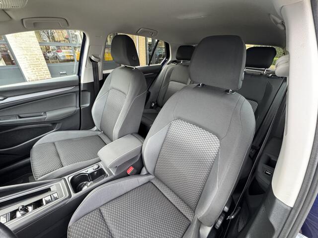 Volkswagen GOLF 1.5 eTSI Active Climate Control Navi Carplay