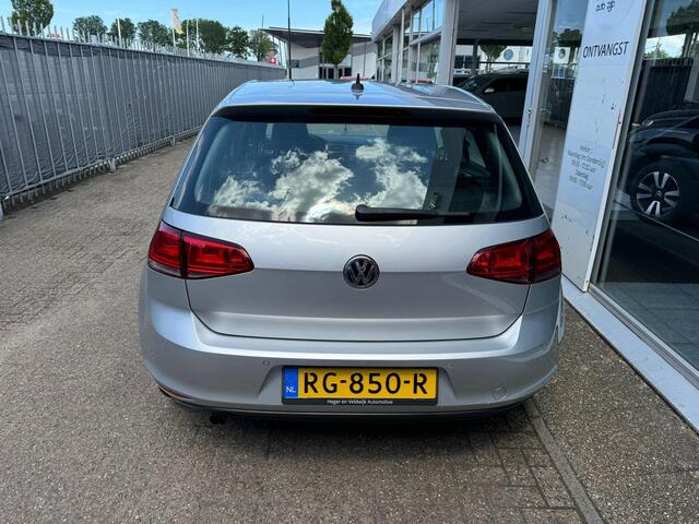 Volkswagen GOLF 1.6 TDI Connected Series - Automaat | Navigatie | Cruise control | Navigatiesysteem full map |