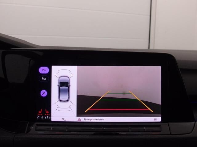 Volkswagen GOLF 2.0 TSI GTI AUTOMAAT / FULL LED / SFEER / TREKHAAK / CAMERA / STOELVERW / STUURVERW