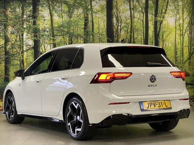 Volkswagen GOLF 1.5 eTSI R-Line Edition | Apple Carplay | Stuurverwarming | Head-up-Display | Zwenkhaak | Achteruitrijcamera | Navigatie |