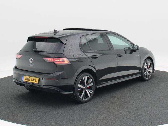 Volkswagen GOLF 1.5 eHybrid 272 Pk GTE Black Style | Full LED | Panoramadak | Trekhaak | Leder | Camera | Stoelverwarming/Koeling | Camera | 18 Inch | 21.321 Km!!