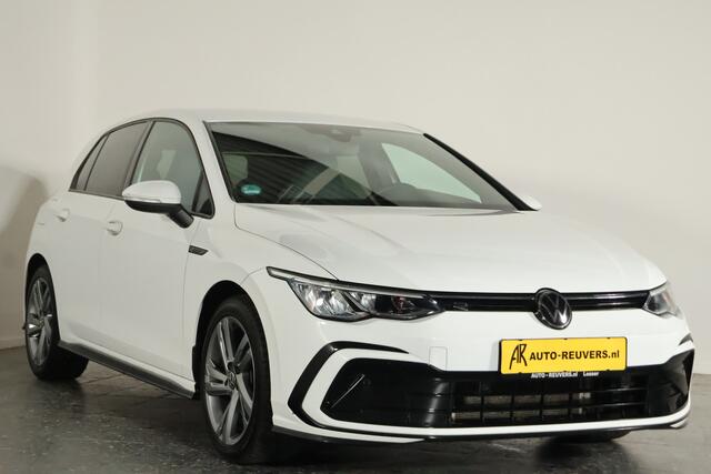 Volkswagen GOLF 1.5 eTSI R-Line / DSG / Navi / LED / Travel assist / LED / Carplay