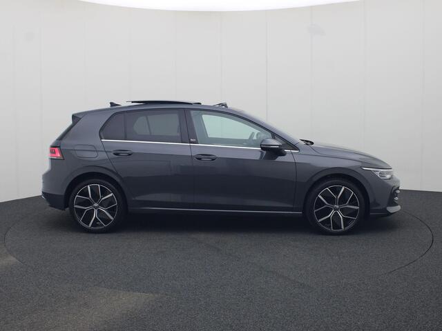 Volkswagen GOLF 1.5eTSI/150PK Style 50 Edition DSG · Panoramadak · Apple/Android Car Play · Massagefunctie · Camera · Garantie t/m 23-10-2026