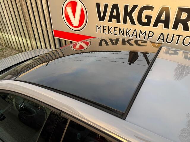 Volkswagen GOLF 2.0 TSI GTI 19"/Panoramadak/Head-up/IQ Light/Stoel + stuurverwarming/Camera/Apple Carplay & Android Auto