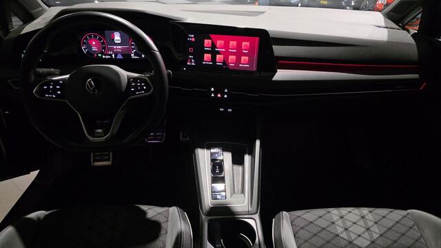 Volkswagen GOLF 1.5 eTSI R-Line | Panorama | IQ Light | Acc | Automaat