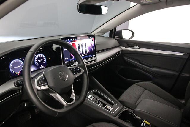 Volkswagen GOLF Life Edition 1.5 eTSI 115pk DSG Automaat Adaptive cruise control, Achteruitrijcamera, Stoelverwarming, Parkeersensoren, App connect, LED koplampen